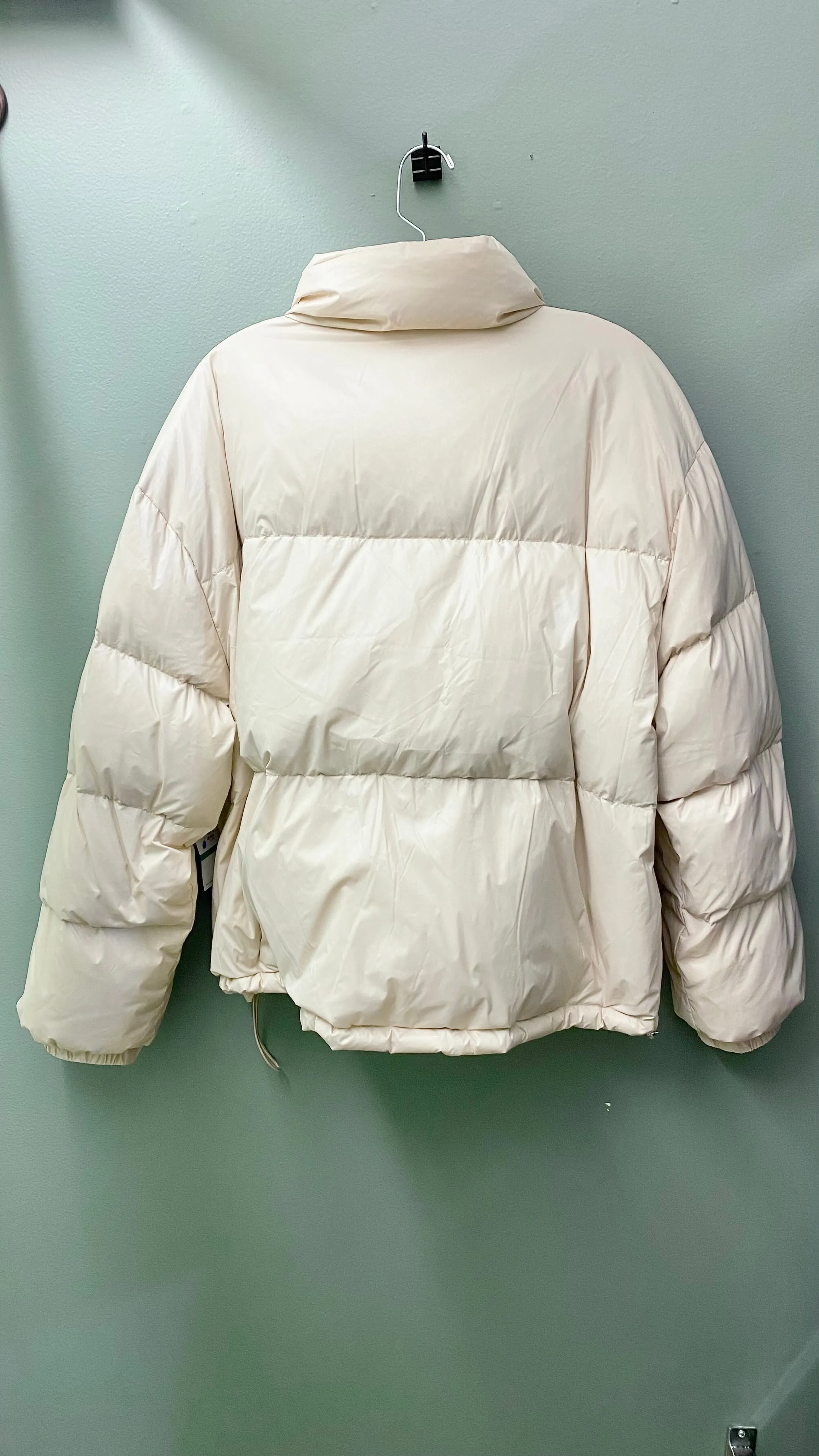 * Clearance - L - Pale Pink Puffer