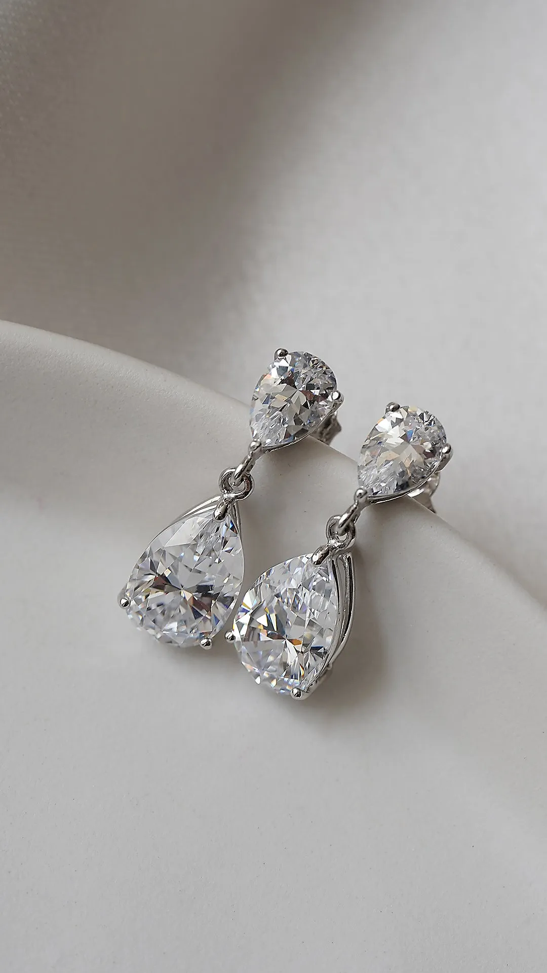 Arabella Earrings White Gold