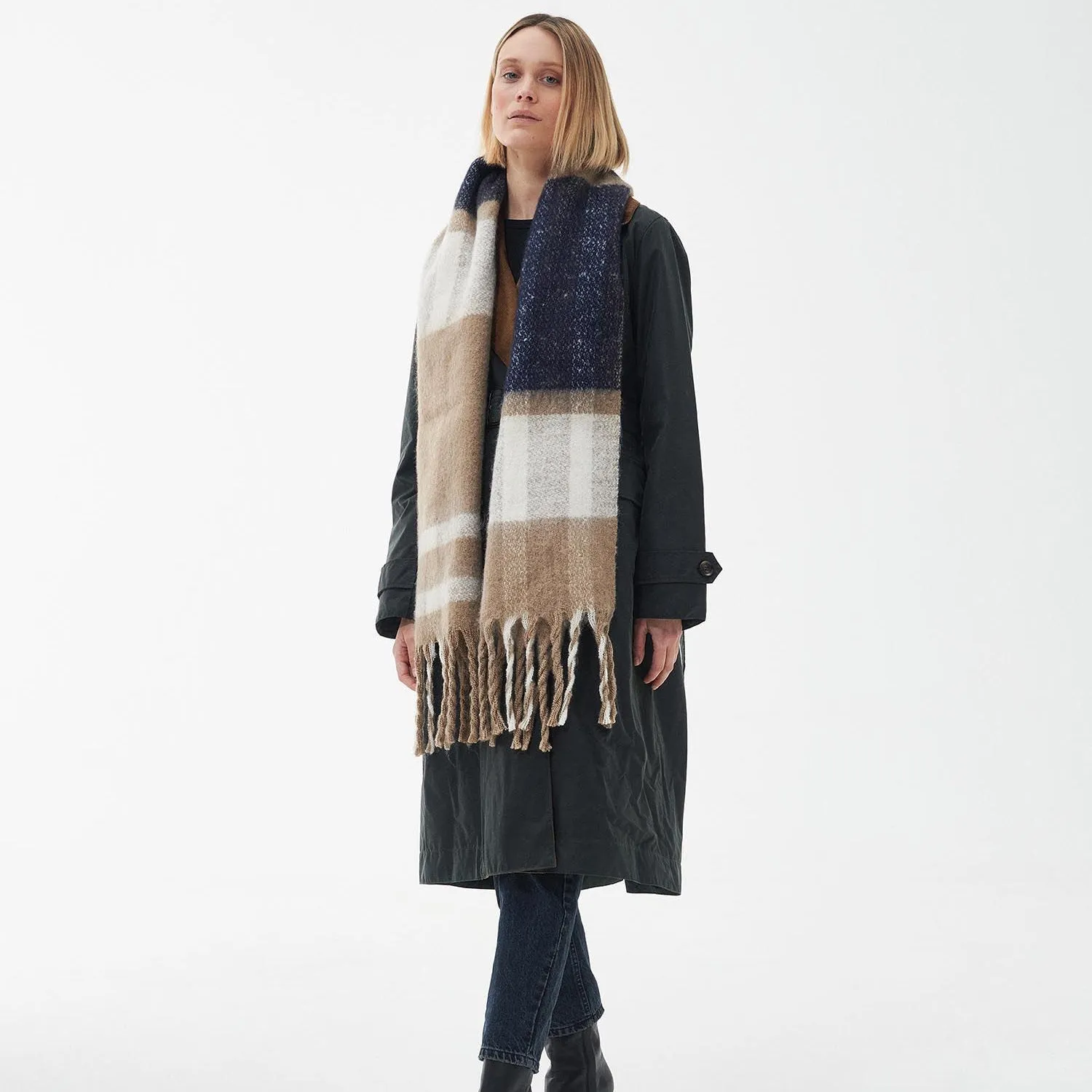 Barbour Women's Isla Boucle Scarf in Trench Tartan