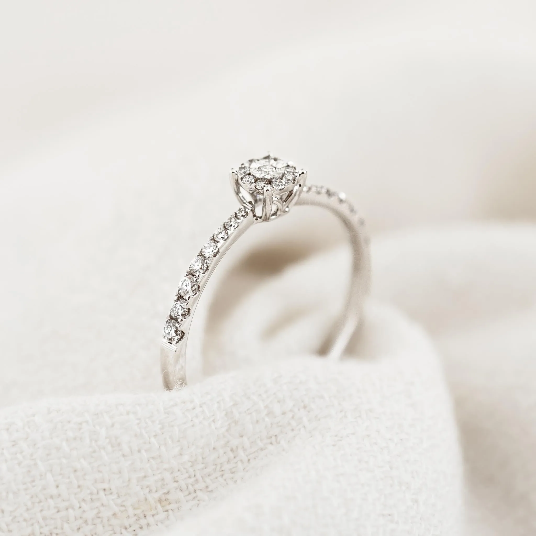 Round Cluster Diamond Ring White Gold - Zaira